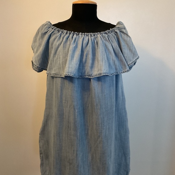 3. Sneak Peek Light Wash Off the Shoulder Chambray Dress Size Large - Picture 2 of 5